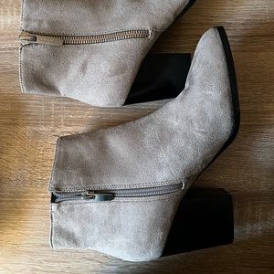 Nine West 7 1/2 Stunning heeled boots never worn